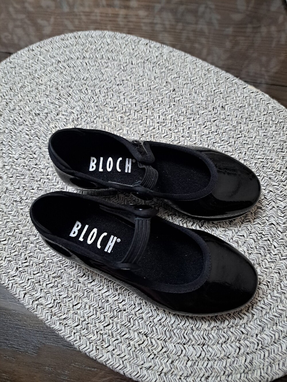 Children's dance shoes...
